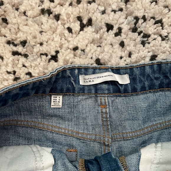 Zara distressed mini skirt - Picture 3 of 3
